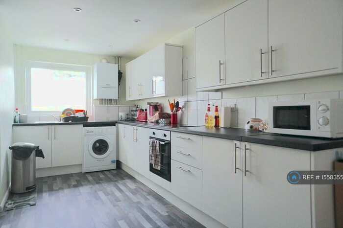 5 Bedroom Bungalow To Rent In Kemsing Gardens, Canterbury, CT2