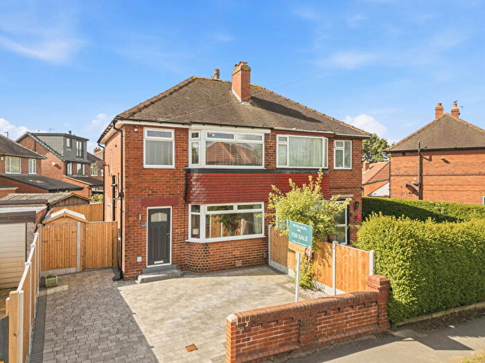 3 Bedroom Semi-Detached House For Sale In Pendas Drive, Leeds, LS15