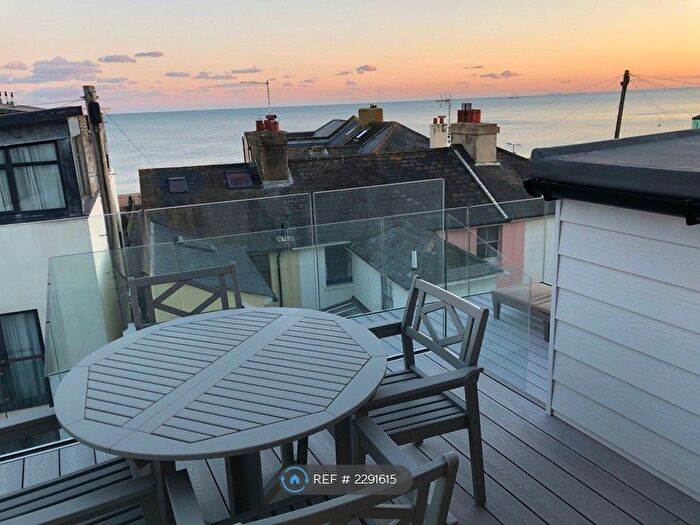 2 Bedroom Flat To Rent In Sandgate High Street, Sandgate, Folkestone, CT20