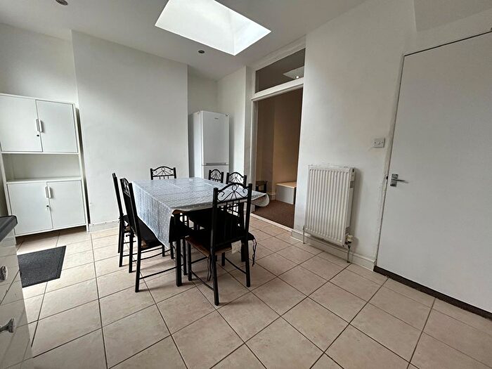 6 Bedroom Terraced House To Rent In Victoria Street, Exeter, EX4