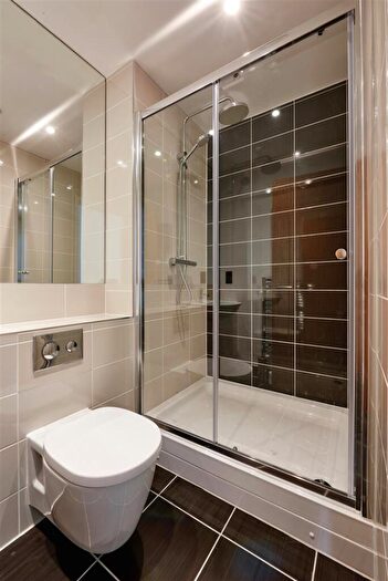 2 Bedroom Apartment To Rent In Gaol Ferry Steps, Bristol, BS1