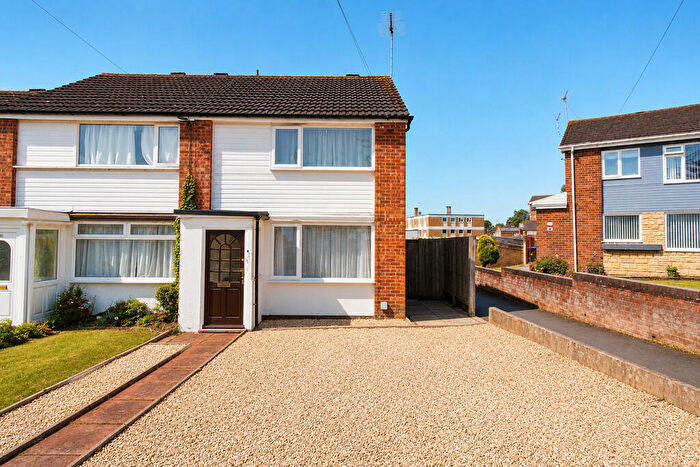 2 Bedroom End Of Terrace House For Sale In Freemantle Road, Bilton, Rugby, CV22
