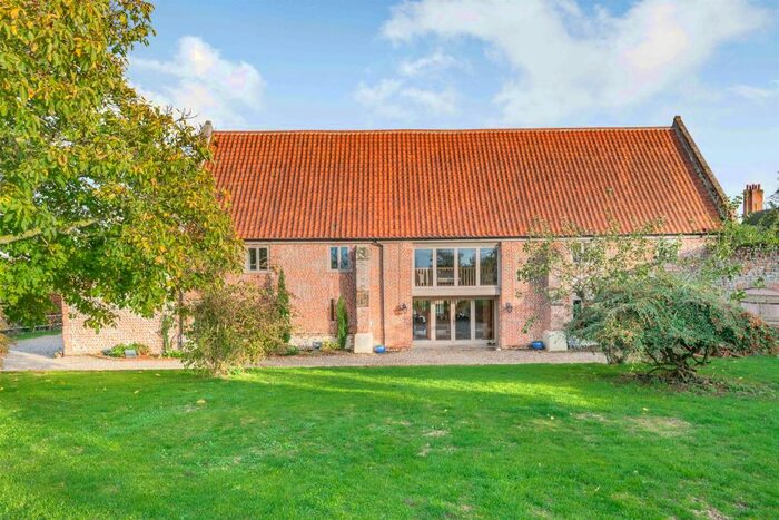 5 Bedroom Barn Conversion For Sale In Knapton Road, Swafield, North Walsham, NR28