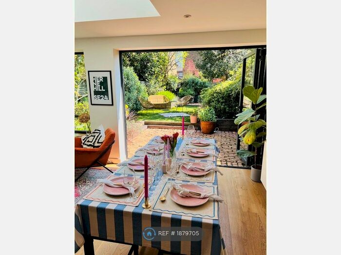 2 Bedroom Flat To Rent In Crystal Palace Road, London, SE22