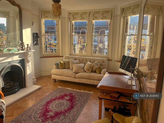 2 Bedroom Flat To Rent In Camberwell New Road, London, SE5