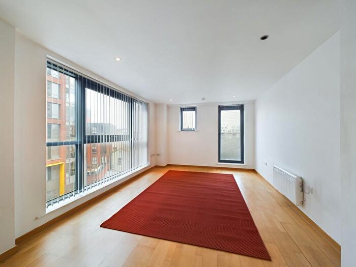 2 Bedroom Flat To Rent In Oldham Street, City Centre, Liverpool, L1