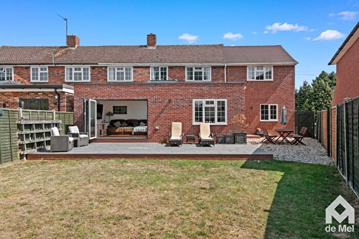 4 Bedroom Semi-Detached House For Sale In Woodmans Way, Bishops Cleeve, Gloucestershire, GL52