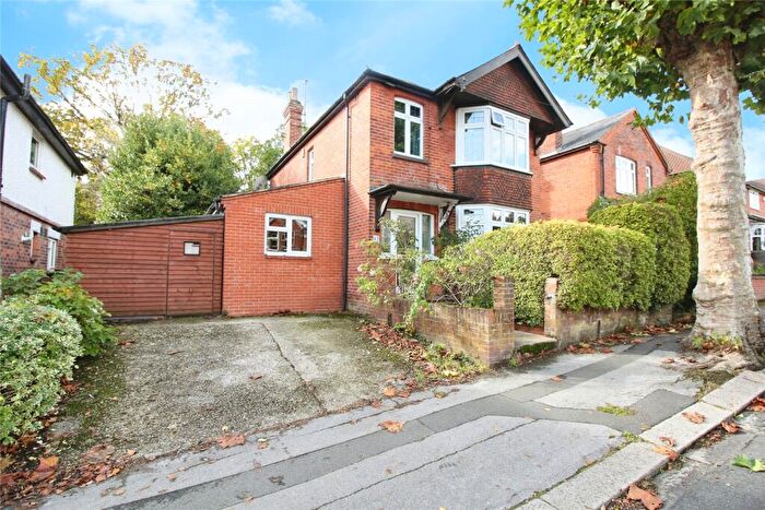4 Bedroom Detached House For Sale In Waverley Road, Reading, RG30