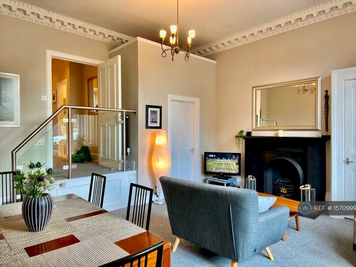 2 Bedroom Flat To Rent In Inverleith Terrace, Edinburgh, EH3