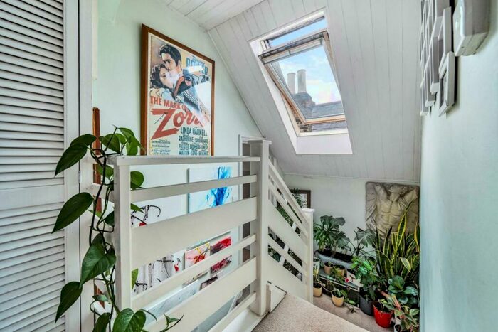 2 Bedroom Flat For Sale In Sunderland Road, Forest Hill, SE23