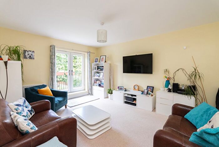 4 Bedroom Town House For Sale In Reigate Road, Pixham, RH4