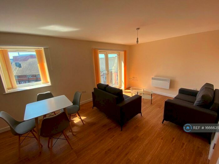 2 Bedroom Flat To Rent In Crecy Court, Leicester, LE1