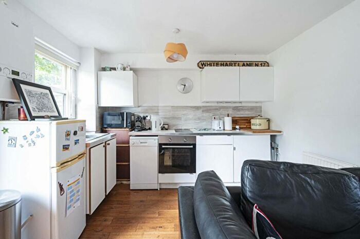 1 Bedroom Flat To Rent In Edmeston Close, Hackney, London, E9