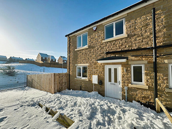 3 Bedroom Semi-Detached House To Rent In Fagley Lane, Bradford, Yorkshire, BD2