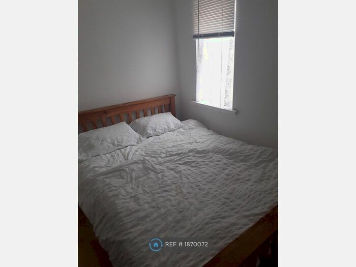 1 Bedroom Flat To Rent In Baildon Street, London, SE8