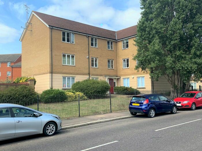 2 Bedroom Flat To Rent In Sherman Gardens, Chadwell Heath, Romford, RM6
