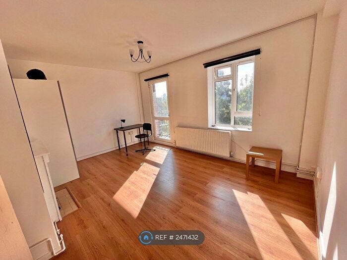 3 Bedroom Flat To Rent In Crowndale Court, London, NW1