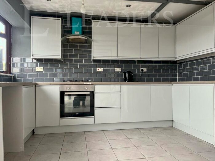 4 Bedroom Property To Rent In Larkhill Walk, Birmingham, B14