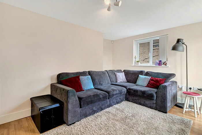 1 Bedroom Apartment To Rent In Pembroke Road, Muswell Hill, N10