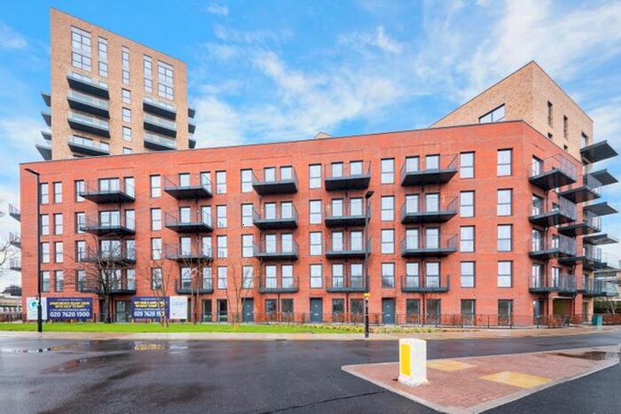 1 Bedroom Flat To Rent In Samuelson House, Greenview Court, Southall UB2