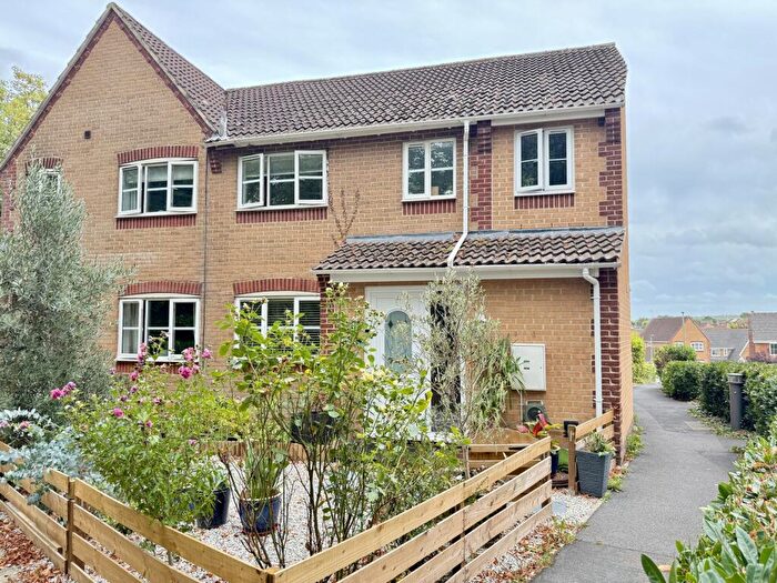 4 Bedroom Semi Detached House For Sale In Pridhams Way, Exminster, EX6