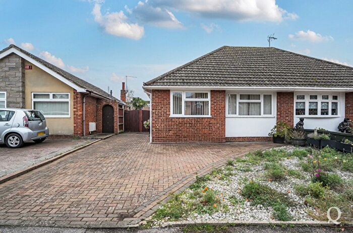 2 Bedroom Bungalow For Sale In Minterne Avenue, Sittingbourne, Kent, ME10