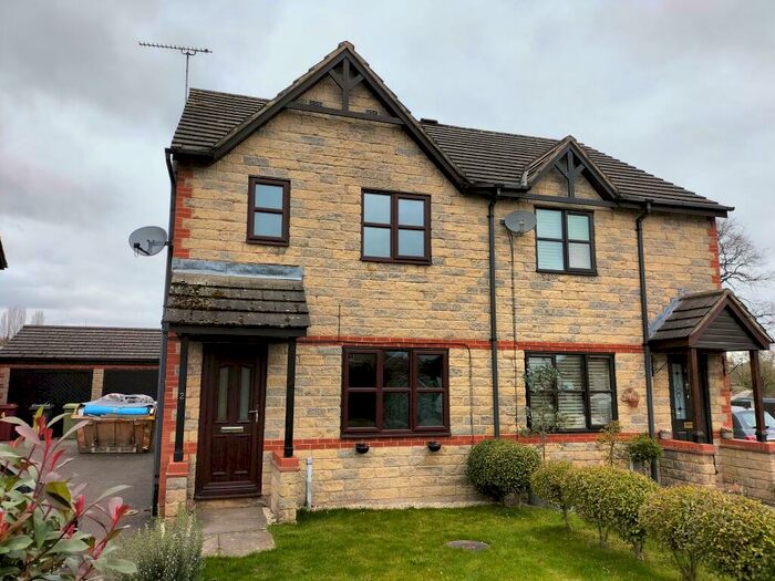 3 Bedroom House To Rent In Fern Lea, Shirland, DE55