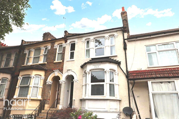 2 Bedroom Apartment For Sale In Barking Road Plaistow, London, E13