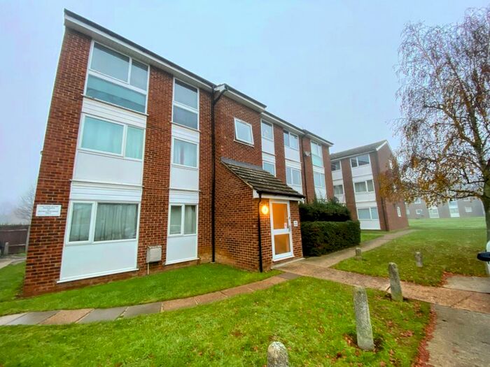 2 Bedroom Flat To Rent In Lupin Drive, Chelmsford, CM1