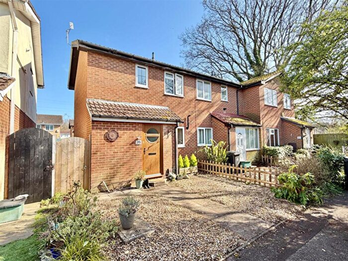 2 Bedroom End Of Terrace House For Sale In Gorse Lane, Upton, Poole, BH16