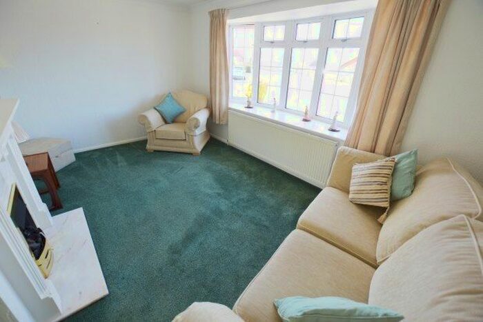 3 Bedroom Detached Bungalow To Rent In Coral Place, Sheffield, S26