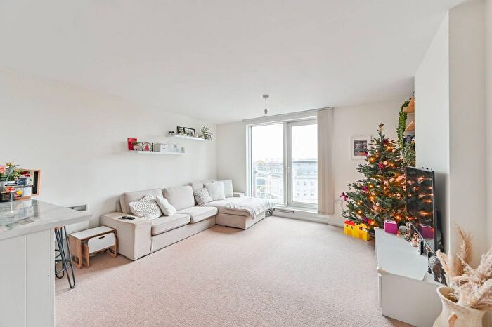 2 Bedroom Flat For Sale In Admiral House, Vauxhall, London, SW8