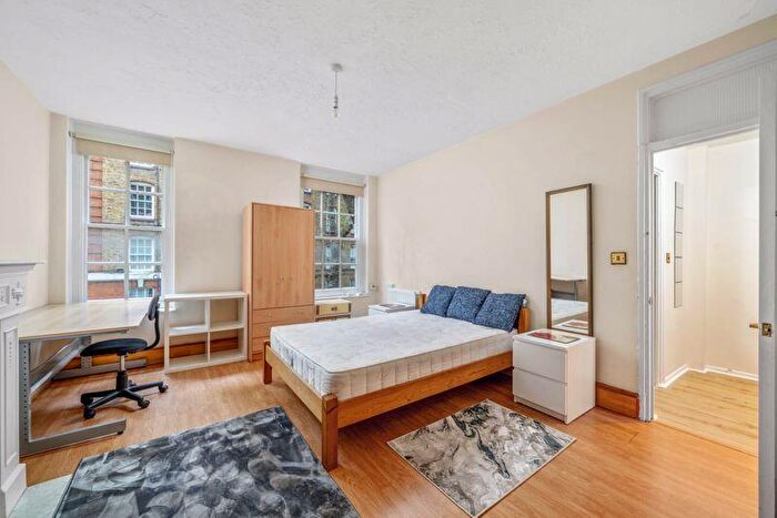 2 Bedroom Flat To Rent In Skipwith Buildings, Portpool Lane, London, EC1N