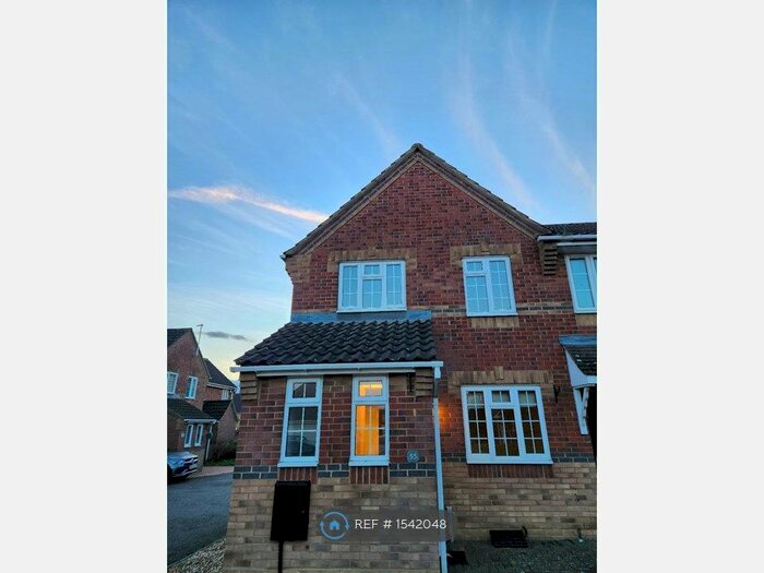 3 Bedroom Semi-Detached House To Rent In Augustus Gate, Stevenage, SG2