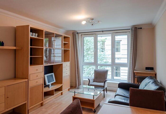 2 Bedroom Flat To Rent In Milton House, Little Britain, London, EC1A