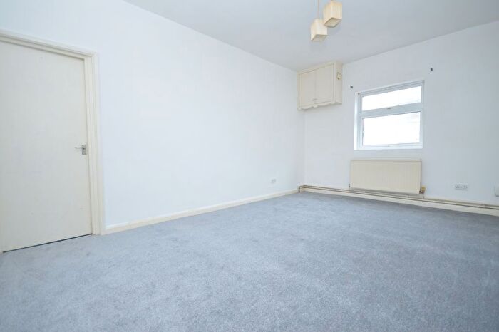 2 Bedroom Flat To Rent In Mill Road, Kettering, NN16