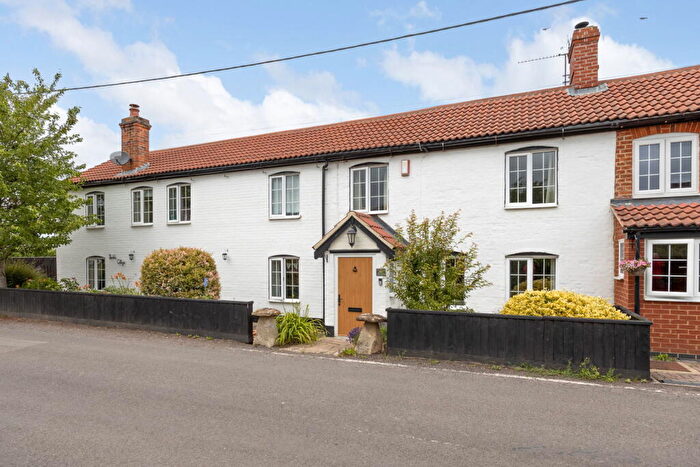 4 Bedroom Cottage For Sale In Mill Road, Worton, Wiltshire, SN10
