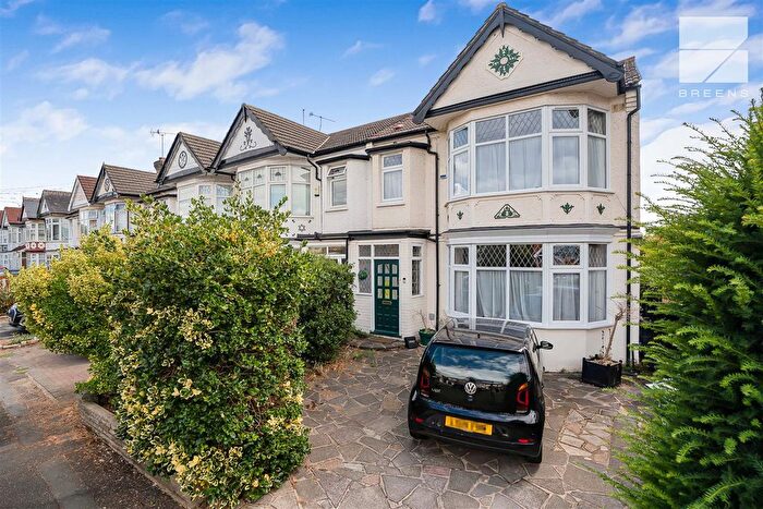 3 Bedroom End Terrace House For Sale In Nelson Road, Chingford, E4