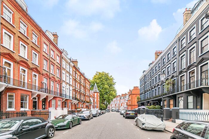 3 Bedroom Flat To Rent In Roland Gardens, South Kensington, London, SW7