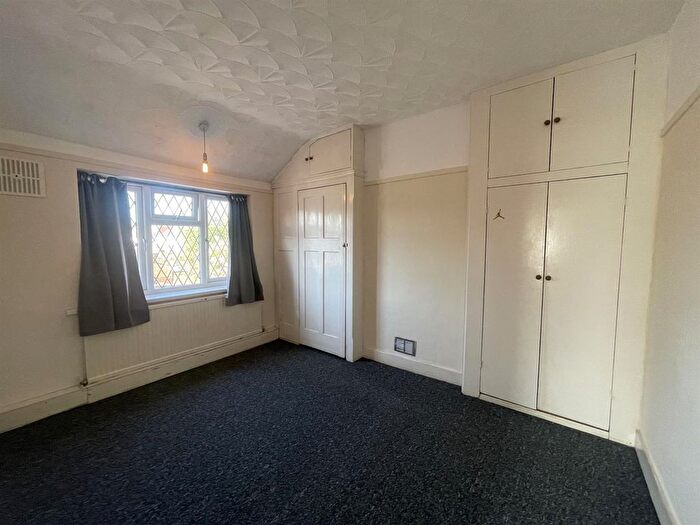 3 Bedroom End Terrace House To Rent In Beaconsfield Road, Southall, UB1