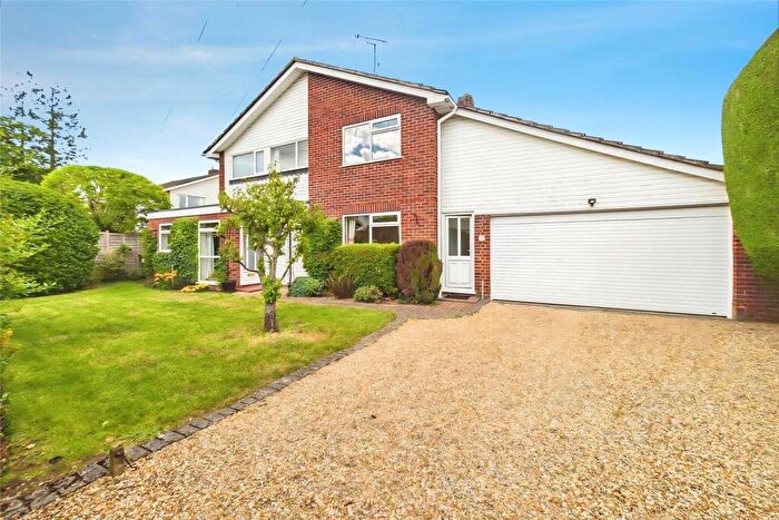 4 Bedroom Detached House For Sale In Hollybush Lane, Burghfield Common, Reading, Berkshire, RG7