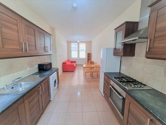 2 Bedroom Flat To Rent In Rushcroft Road, London, SW2