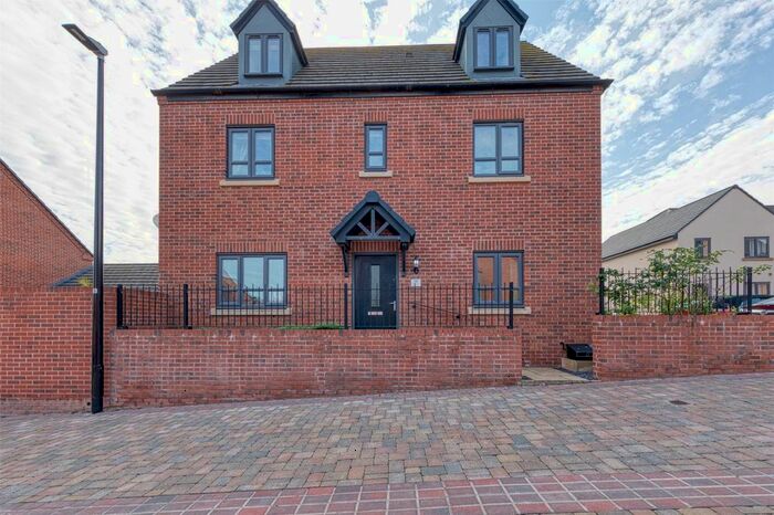 5 Bedroom Detached House To Rent In Monastery Close, Lawley Village, Telford, Shropshire, TF4