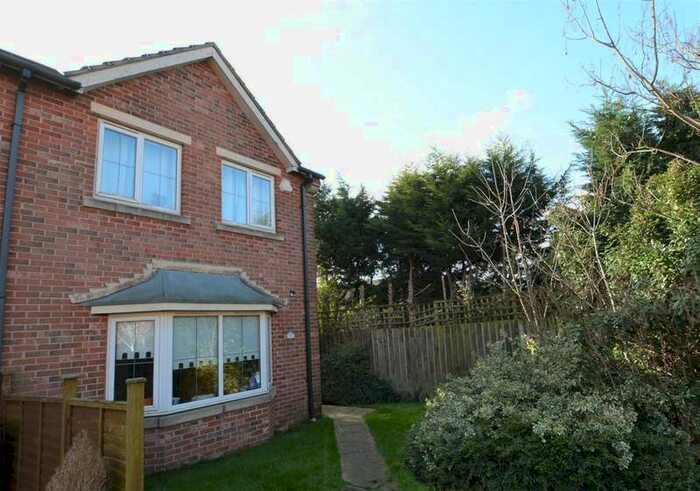3 Bedroom Semi-Detached House To Rent In De Caldwell Drive, Newark, NG24