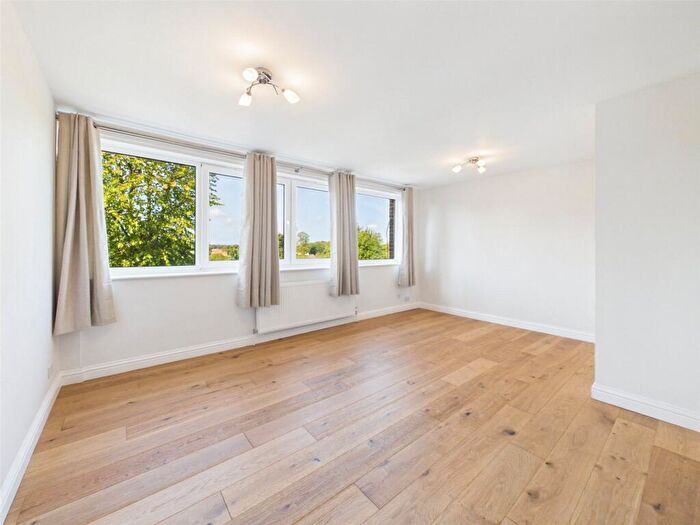 2 Bedroom Apartment To Rent In Church Grove, Kingston Upon Thames, KT1