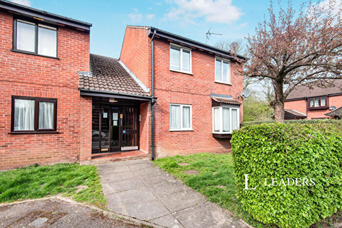 1 Bedroom Apartment To Rent In Millstream Close, Hitchin, SG4