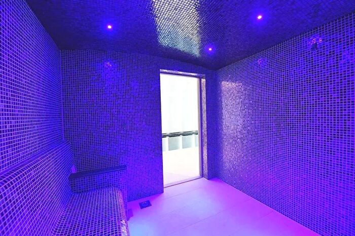 2 Bedroom Flat For Sale In Cleland House, John Islip Street, Westminster, SW1P