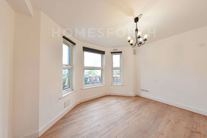 2 Bedroom Flat To Rent In Uxbridge Road, Shepherd's Bush, W12