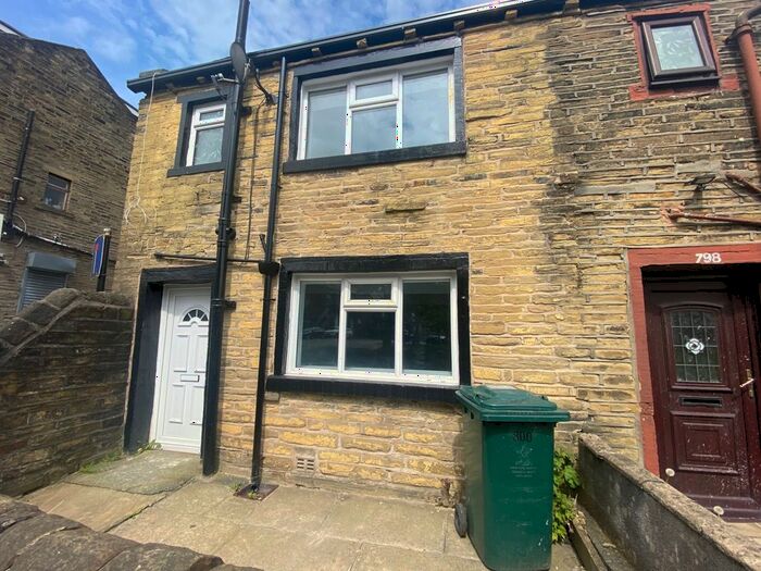 2 Bedroom Cottage To Rent In Little Horton Lane, Bradford, West Yorkshire, BD5
