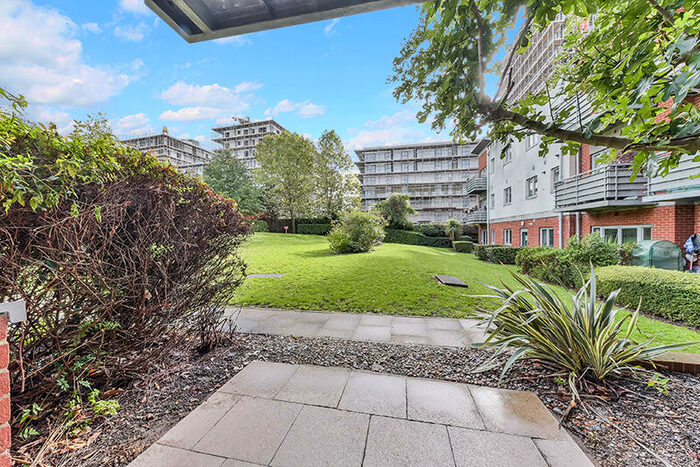 2 Bedroom Flat For Sale In Hawker Place, London, E17